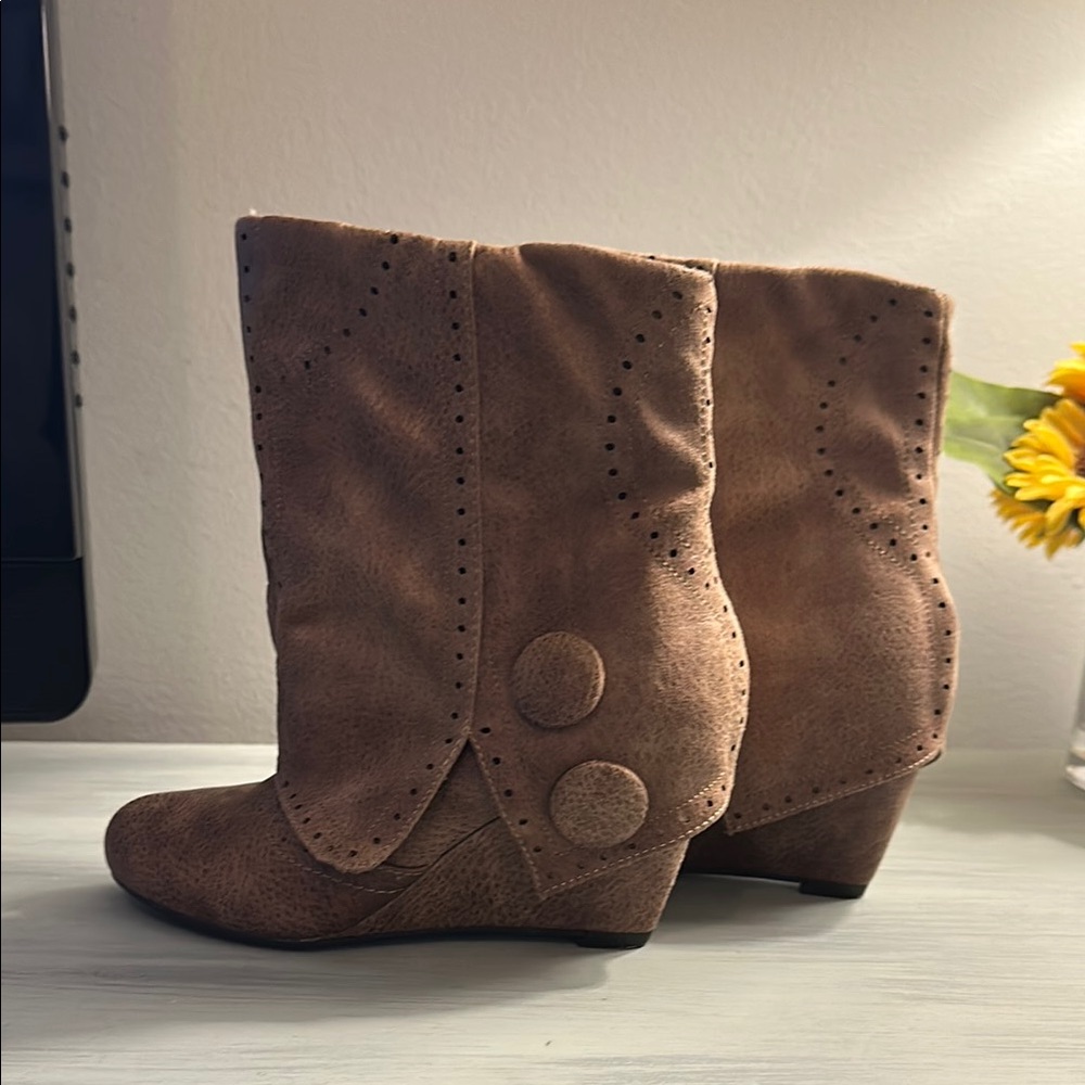 Stylish Brown Ankle Boots size 6.5